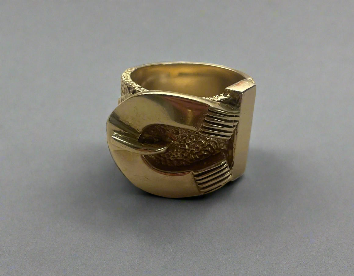 9ct Gold Buckle Ring - 29g