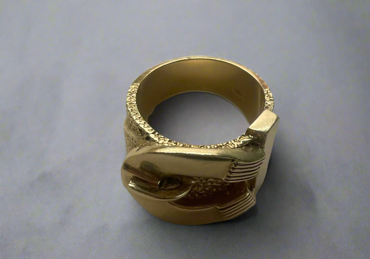 9ct Gold Buckle Ring - 29g