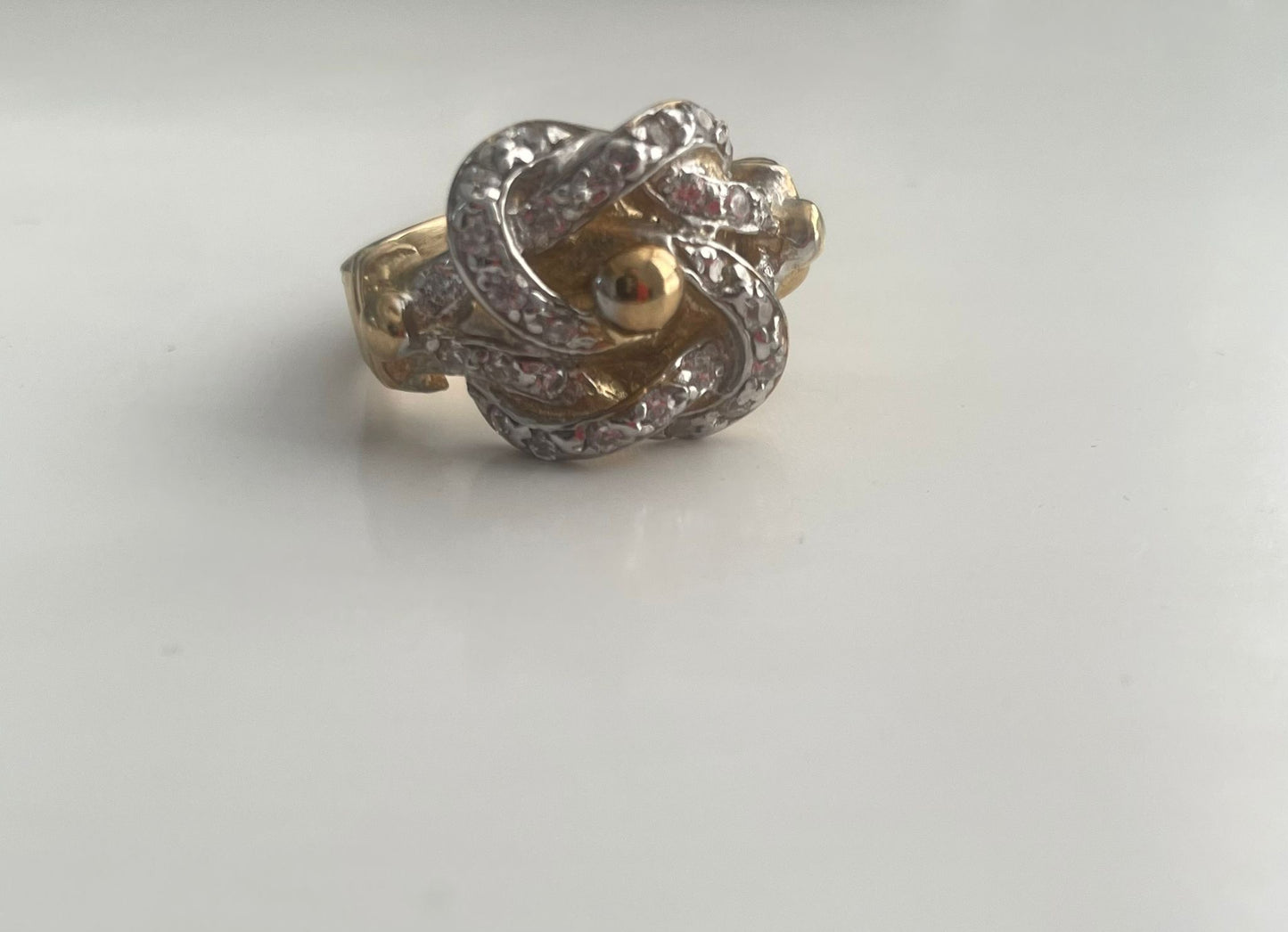 9ct Gold Children’s Knot Ring - 9.7g