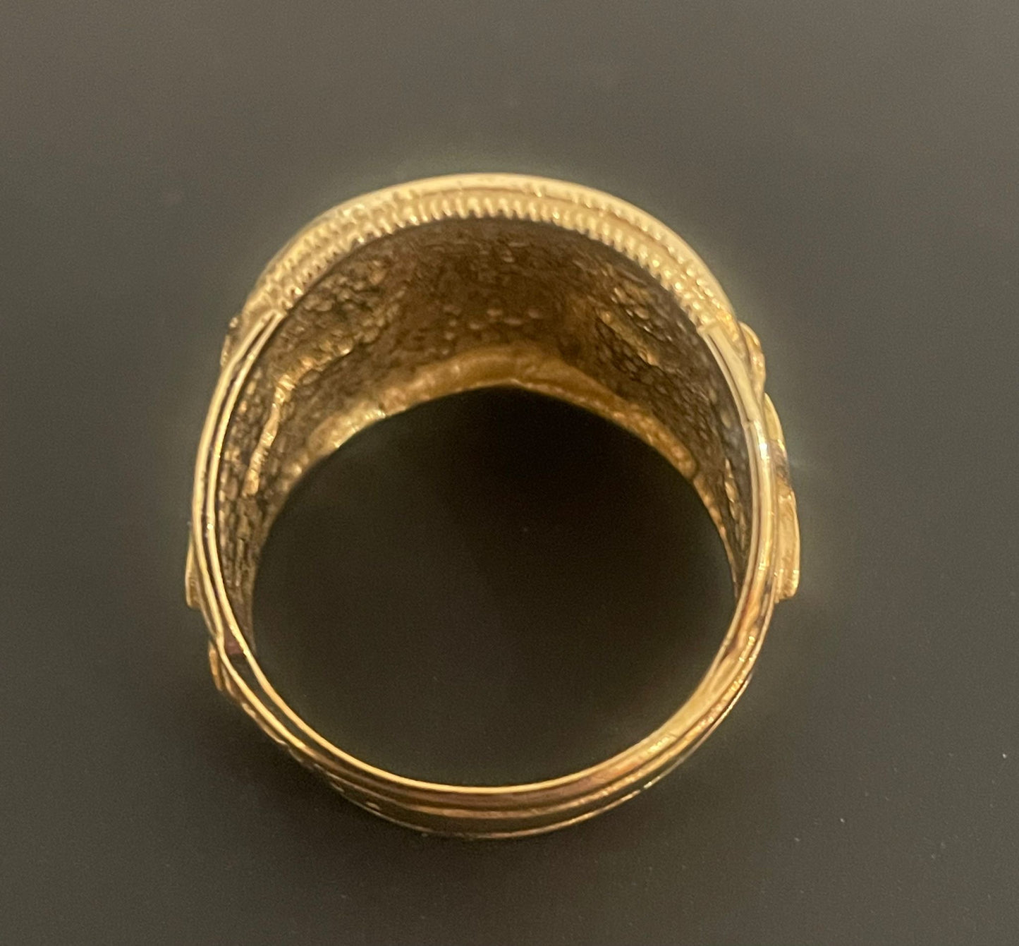 9ct Gold Saddle Ring 16.9g