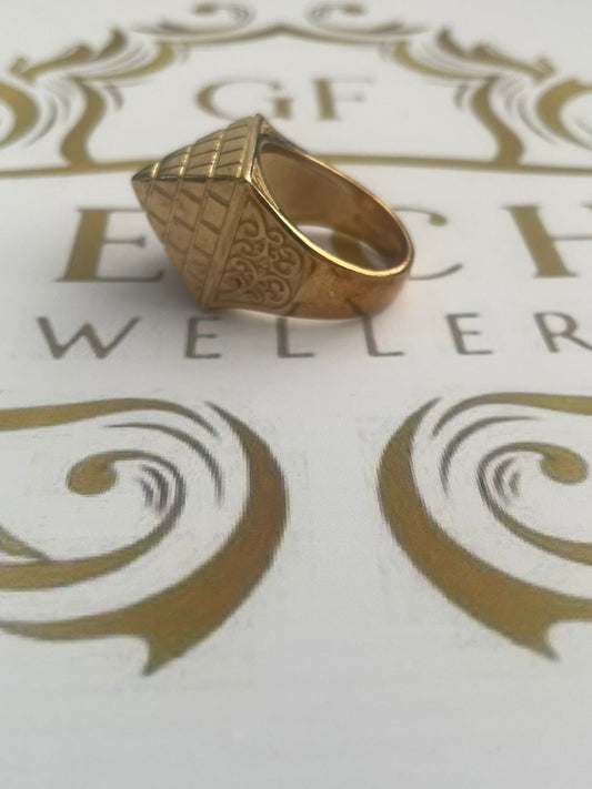 9ct Gold Pyramid Ring - 20.4g